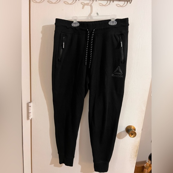 Reebok tapered sweatpants size L - Picture 1 of 3